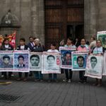 AMLO revela que acercará a los padres de Ayotzinapa con Claudia Sheinbaum: “Hice el compromiso”