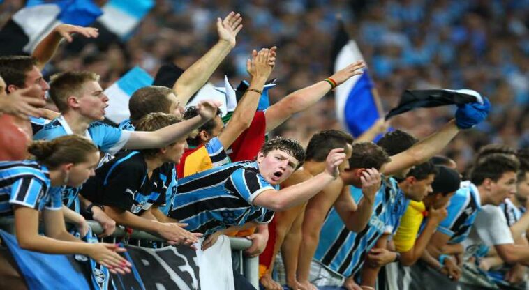 Confiante, Grêmio supera a defesa adversária e marca o primeiro na Libertadores; veja