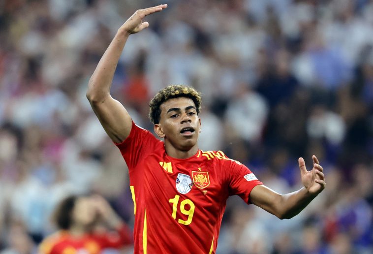 Lamine Yamal celebrando su primer gol en la Eurocopa 2024.