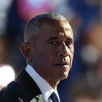 El expresidente estadounidense Barack Obama habla en el escenario durante el segundo día de la Convención Nacional Demócrata (DNC) en el United Center de Chicago, Illinois, el 20 de agosto de 2024. (Foto Prensa Libre: ANDREW CABALLERO-REYNOLDS / AFP)