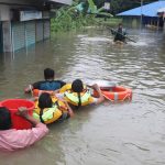 Casi 300.000 bangladesíes en refugios de emergencia por las inundaciones