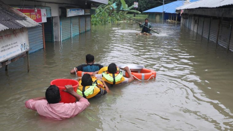 Casi 300.000 bangladesíes en refugios de emergencia por las inundaciones