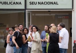 La secretaria general de ERC Marta Rovira (c) durante el descanso de una reunión de la dirección del partido en la sede de Calabria