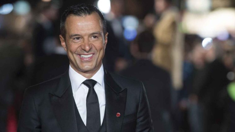 Jorge Mendes, sonriente en una gala de premios