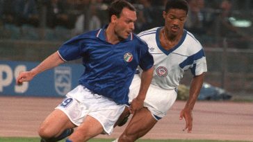 Federación Italiana de futbol que Salvatore "Toto" Schillaci, quien protagonizó el Mundial de Italia 1990, falleció a los 59 años en un hospital de Palermo tras padecer cáncer de colon.  (Foto Prensa Libre: STAFF / AFP)