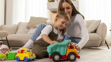 Forma de brincar com pais impacta como filhos tratarão seus coleguinhas