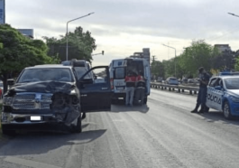 Fuerte choque con heridos sobre la ex-Ruta 22 en Neuquén: hay cuatro trasladados al hospital