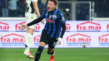 BERGAMO, ITALY - JANUARY 14: Mateo Retegui of Atalanta BC celebrates after scoring his team