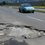 Mantenimiento de carreteras podría comenzar hasta finales de mayo. (Foto Prensa Libre: Hemeroteca PL)