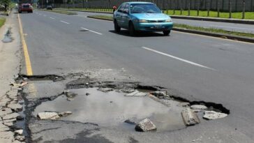 Mantenimiento de carreteras podría comenzar hasta finales de mayo. (Foto Prensa Libre: Hemeroteca PL)