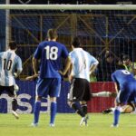 Lionel Messi la noche del 14 de junio de 2013, cuando marcó un triplete contra Guatemala. (Foto Prensa Libre: Hemeroteca PL)