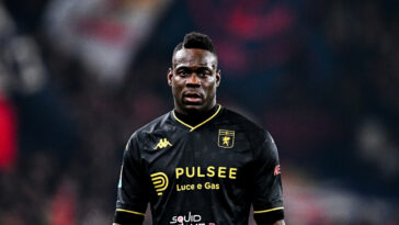 GENOA, ITALY - DECEMBER 21: Mario Balotelli of Genoa looks on during the Serie A match between Genoa and Napoli at Stadio Luigi Ferraris on December 21, 2024 in Genoa, Italy. (Photo by Simone Arveda/Getty Images)