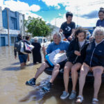 Bajan un poco las aguas y aflora el horror